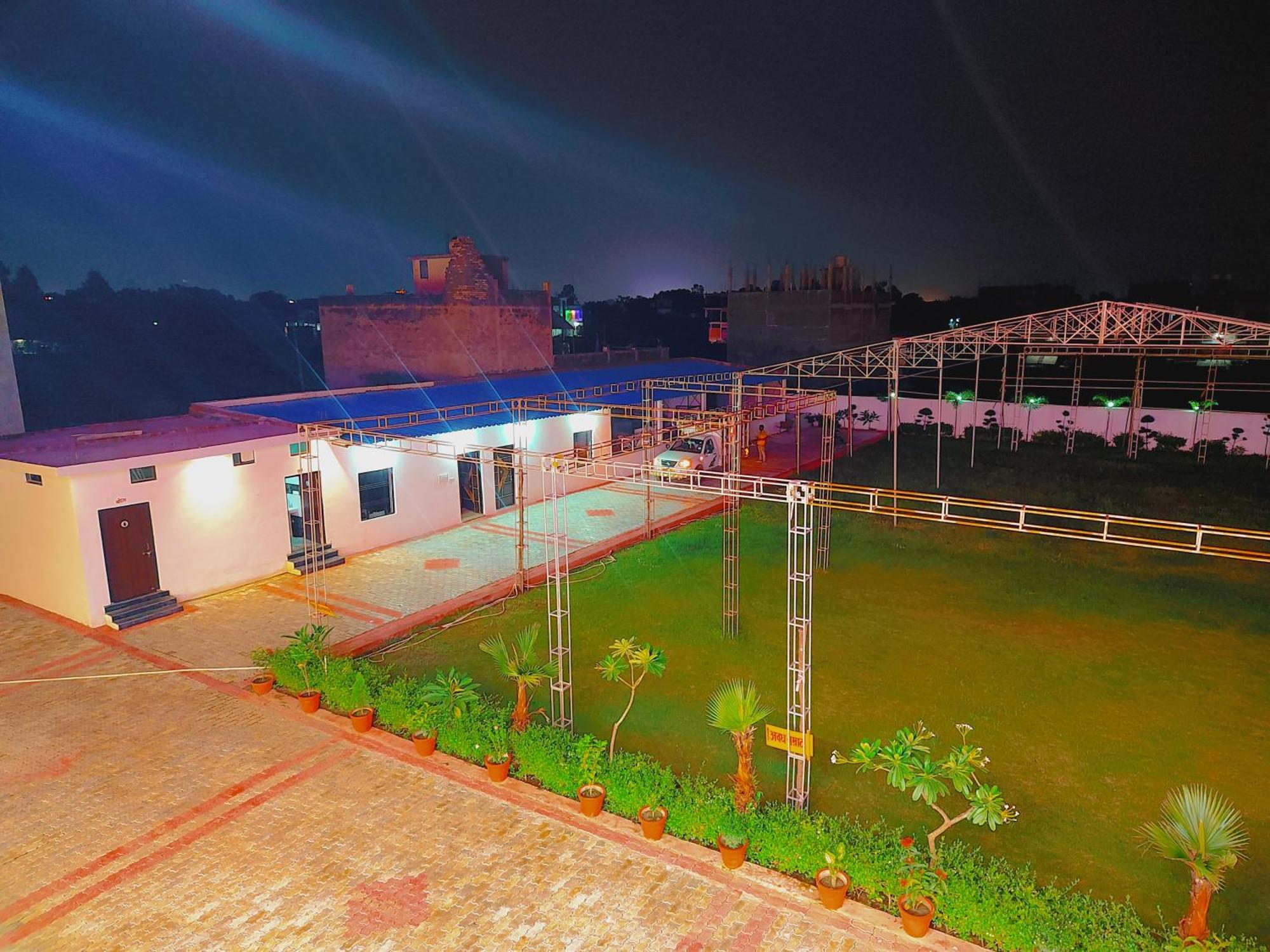 Awadh Samrat Resort Ayodhya Exterior photo